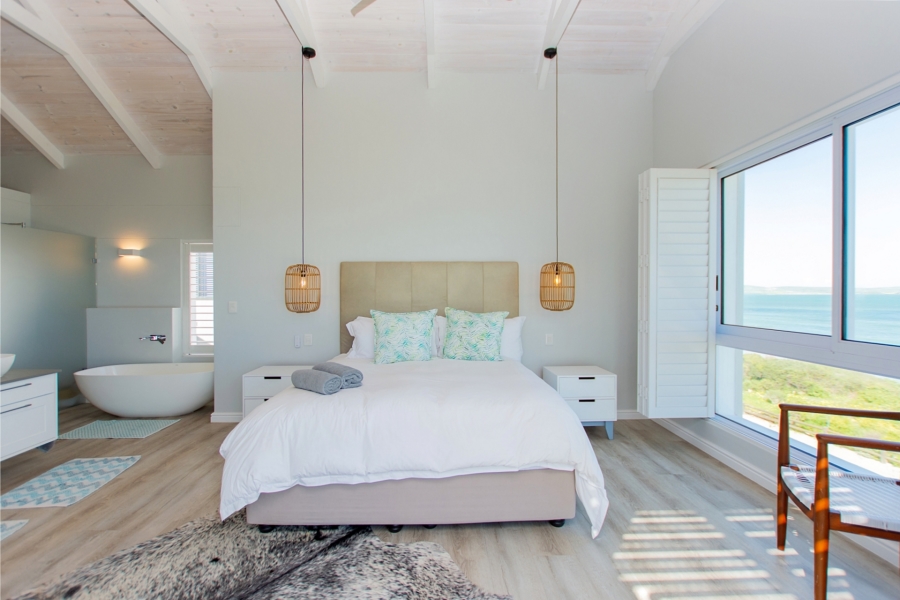 5 Bedroom Property for Sale in Calypso Beach Western Cape